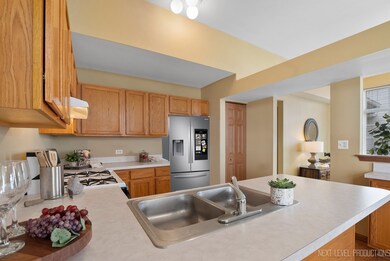 Put on an apron and get cooking! Refrigerator virt