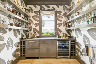 Wet bar/wine cooler/2 cooling drawers