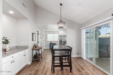 Dining Area/Dry Bar