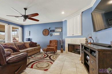 Spacious Living room