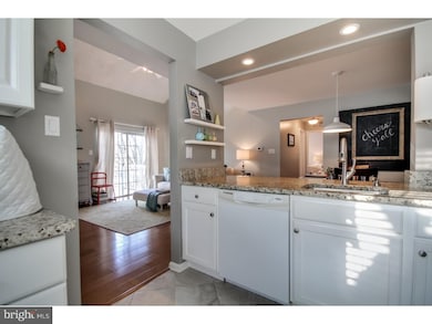 1208B Yarmouth Ln unit 1208, Mount Laurel, NJ 08054 - photo 3