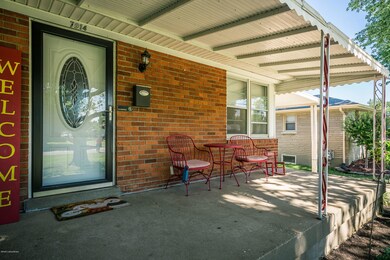 7914 Carnation Dr-07