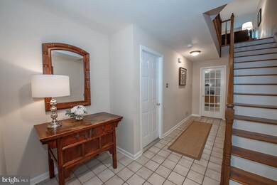 204 Brighton Cir, Devon, PA 19333 - photo 3
