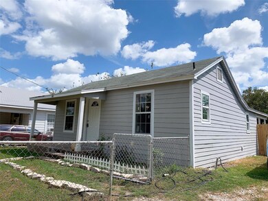 803 E Milam St, Ennis, TX 75119 - photo 5