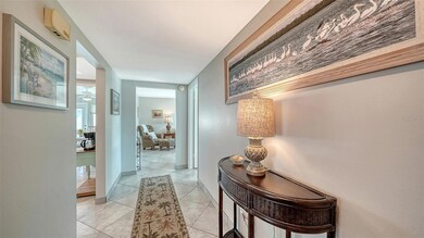 2657 Riverbluff Pkwy unit V122, Sarasota, FL 34231 - photo 4