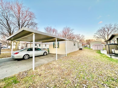 418 Carriage Lane Estates unit 418, Streator, IL 61364 - photo 4