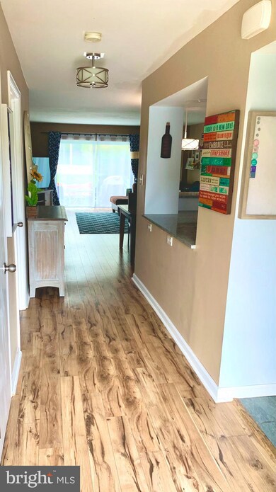 1366 Putnam Blvd unit 14, Wallingford, PA 19086 - photo 4