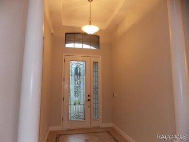 ELEGANT FOYER