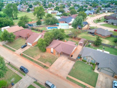 1313 NE 22nd St, Moore, OK 73160 - photo 4