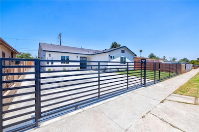 1601 1603 W 165th St, Compton, CA 90220 - photo 4