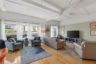 2951 Baltic Ave unit 208, Virginia Beach, VA 23451 - photo 4