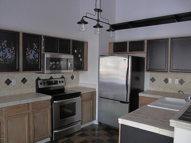 1684 E Golden Ln, Chandler, AZ 85225 - photo 4