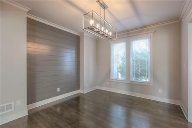 1305 NE Goshen Dr, Lee's Summit, MO 64064 - photo 4