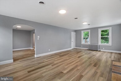 311 W 3rd St, Waynesboro, PA 17268 - photo 3