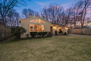 002-photo-twilight-front-view-6655830