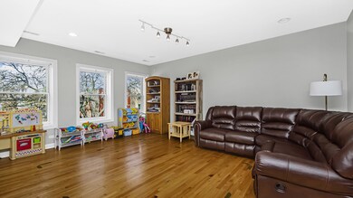 6101 N Washtenaw Ave unit B2, Chicago, IL 60659 - photo 3