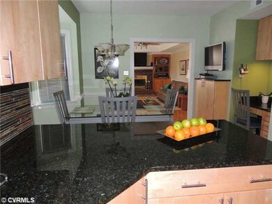 Kitchen - Kitchen looking into breakfast Nook