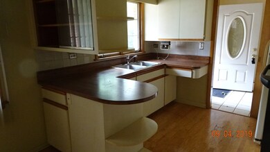 340 N Berwick Blvd, Waukegan, IL 60085 - photo 3