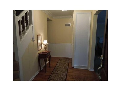 2207 Linden Dr SE, Cedar Rapids, IA 52403 - photo 2