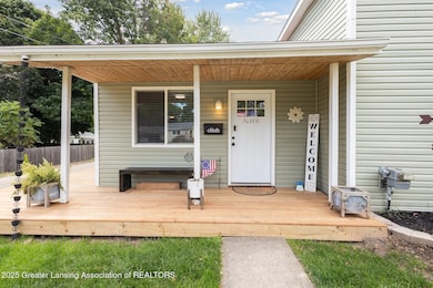 606 E Railroad St, Saint Johns, MI 48879 - photo 2