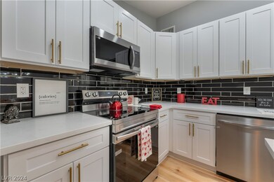 1936 Caballero Way, Las Vegas, NV 89169 - photo 6