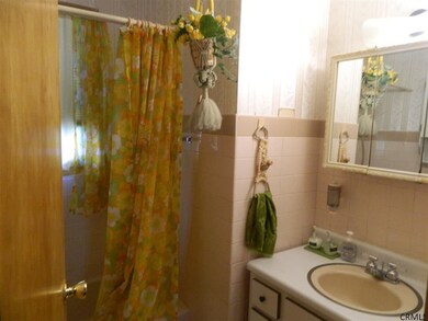 8 Leonard Ave, Troy, NY 12180 - photo 6