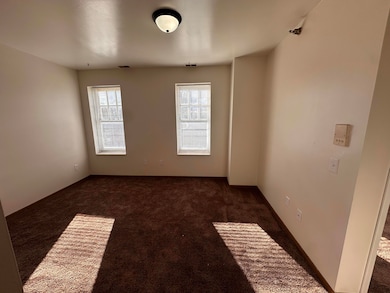 590 Parkview Dr unit 301, Detroit, MI 48214 - photo 5