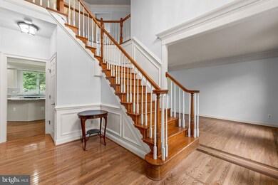 12607 Asturian Ct, Herndon, VA 20171 - photo 4