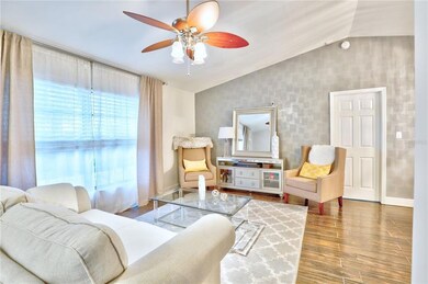 8209 Wellsmere Cir, Orlando, FL 32835 - photo 4