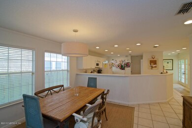 DINING ROOM/K VIEW
