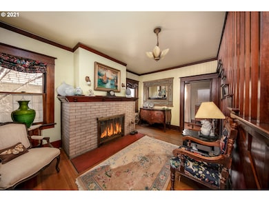 810 E 7th St, the Dalles, OR 97058 - photo 6