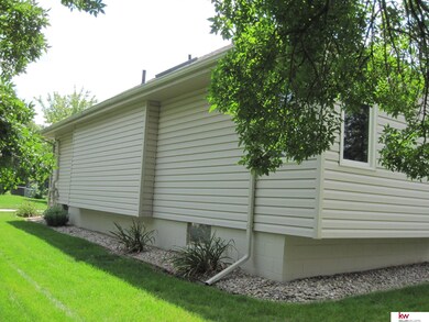 2118 Dana Ln, Papillion, NE 68133 - photo 3