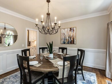 008-1280x960-dining-room