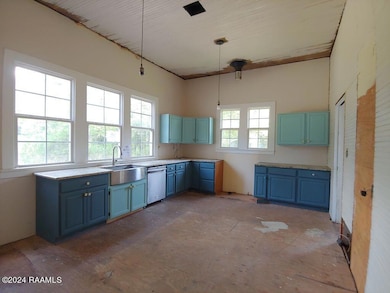 4 Kitchen