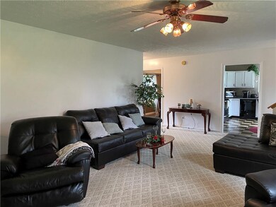 915 E Fleetwood Dr, Greensburg, IN 47240 - photo 3