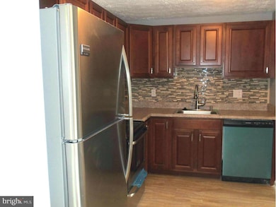 4402 Hallfield Manor Dr, Nottingham, MD 21236 - photo 5