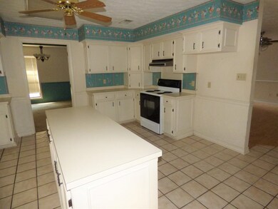 1602 Christine Dr, McComb, MS 39648 - photo 6