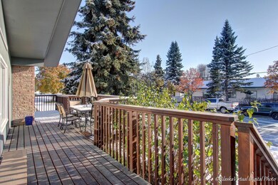 Entry Deck
