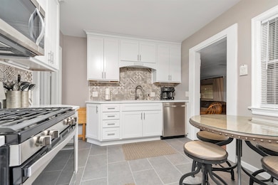 2225 W 8th St, Muncie, IN 47302 - photo 4