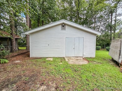 305 N Hillcrest St, Geneva, AL 36340 - photo 3