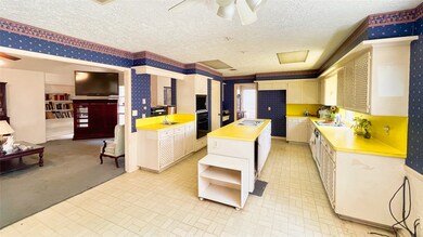 6430 Fairwood Dr, Houston, TX 77088 - photo 6