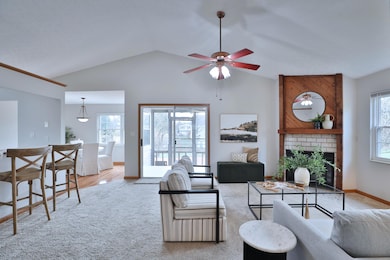 3661 Mountshannon Rd, Columbus, OH 43221 - photo 5