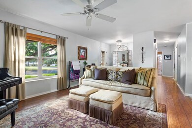 1508 W Trailmoor Dr, Fredericksburg, TX 78624 - photo 3