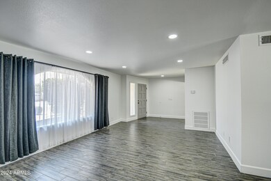 Living Room 4