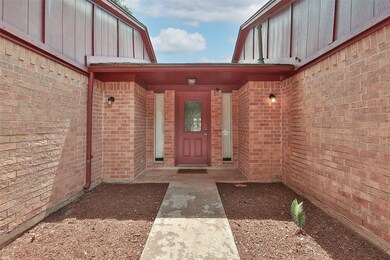 8202 Chestnut Forest Dr, Houston, TX 77088 - photo 6