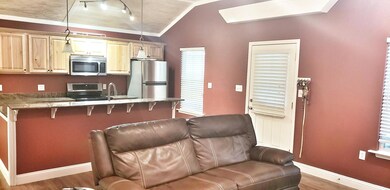 4E5332D0-4ABA-45EB-BCB1-898CA5B169BD