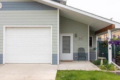 1221 Butte (3 of 5)_WEB