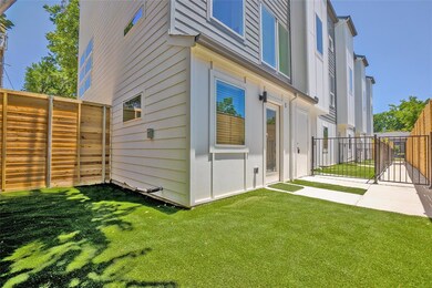 5647 Live Oak St unit 4, Dallas, TX 75206 - photo 2