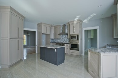 125 Lindenridge Rd, Amherst, MA 01002 - photo 4