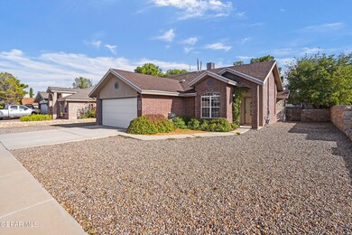 14008 Desert Song Dr, Horizon City, TX 79928 - photo 3